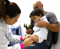 Arapongas aplica 1.657 doses de vacinas durante dia D de Imunização