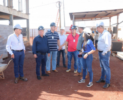 Sérgio Onofre e comitiva da Paraná Edificações visitam obra do CDP