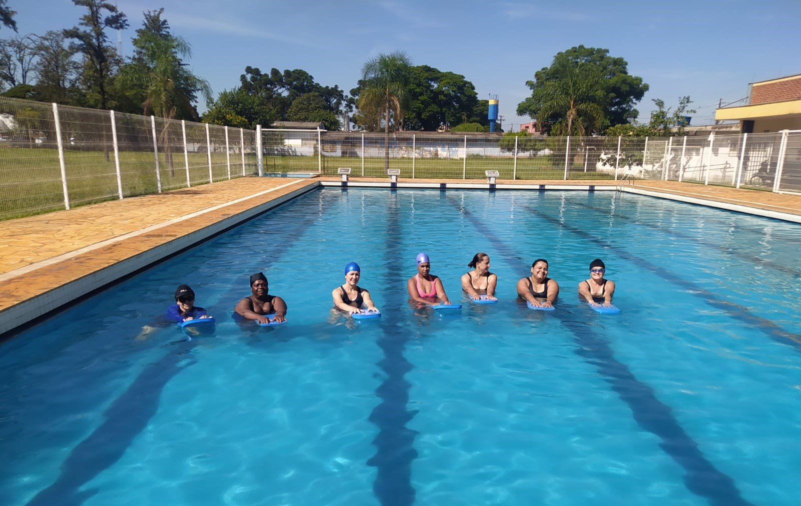 Prefeitura retoma aulas de natação e hidroginástica no Centro Social Urbano; inscrições estão abertas