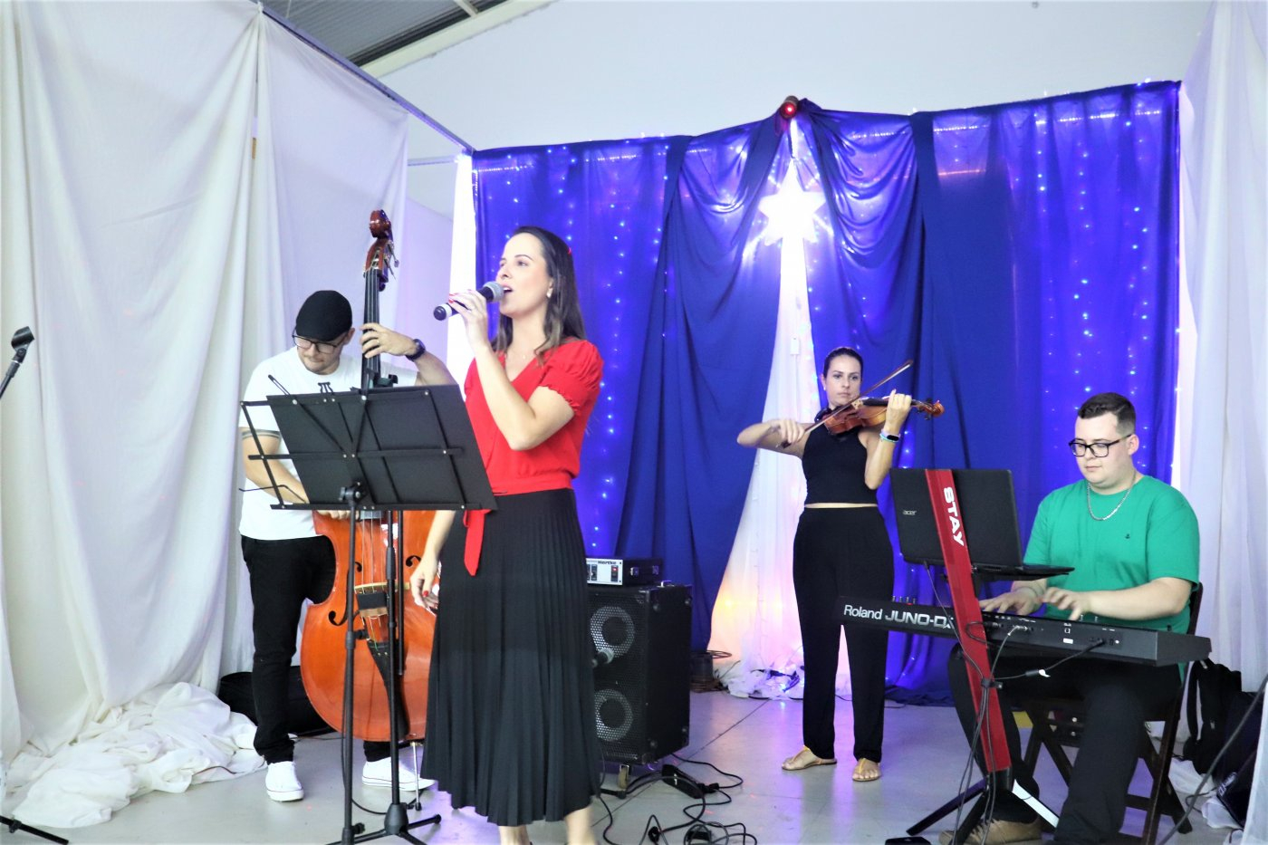 Auto de Natal: Nasce o menino Jesus e apresentações musicais encantam o público em Arapongas