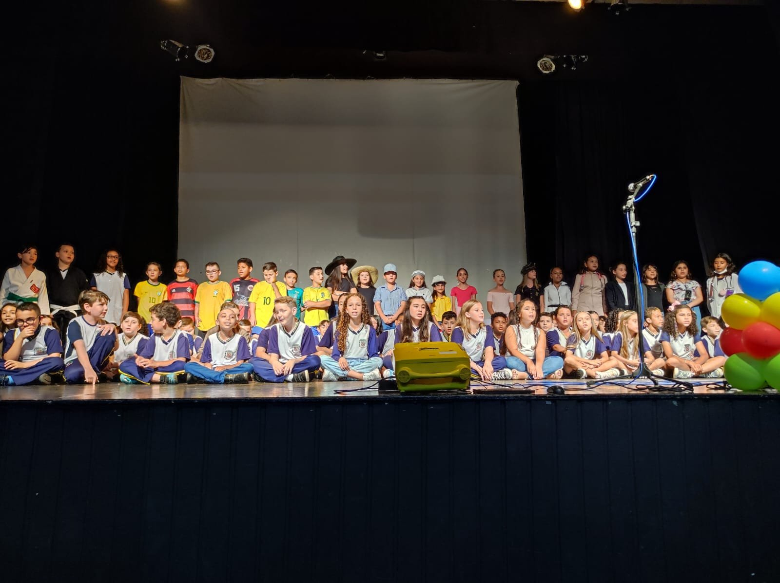 Escola Municipal Padre Germano realiza I Mostra Cultural e premiação para alunos